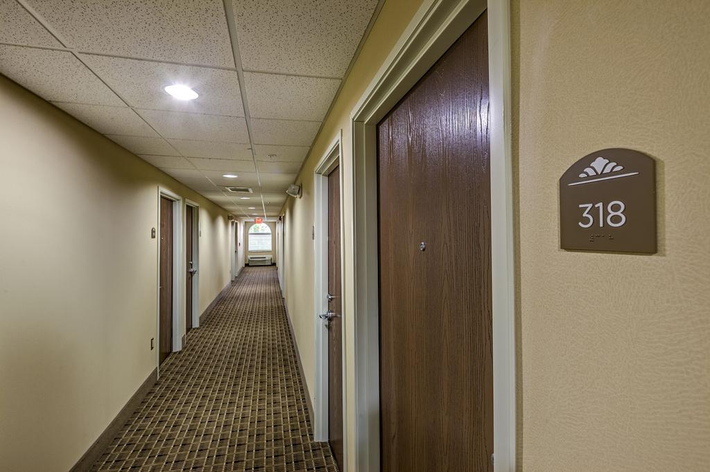 Microtel Inn And Suites Северен Кантон Екстериор снимка